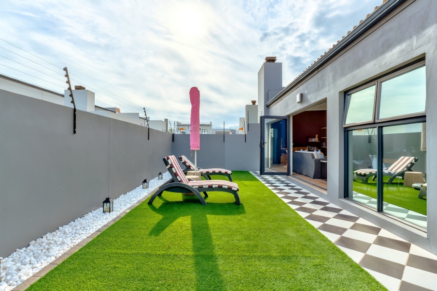 To Let 3 Bedroom Property for Rent in Sandown Western Cape